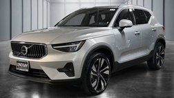 2023 Volvo XC40 B5 Plus Bright Theme