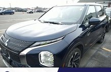 2023 Mitsubishi Outlander PHEV SE