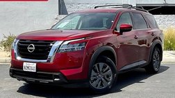 2022 Nissan Pathfinder SV