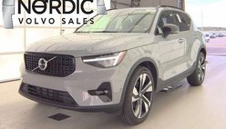 2025 Volvo XC40 B5 Plus Dark Theme