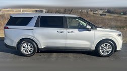 2023 Kia Carnival LX