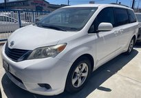 2014 Toyota Sienna LE