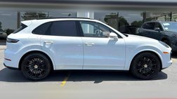 2022 Porsche Cayenne Turbo S E-Hybrid