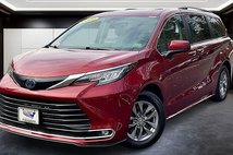 2022 Toyota Sienna XLE 7-Passenger