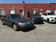 2005 Lincoln Town Car Signature Limited