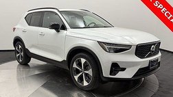 2023 Volvo XC40 B5 Plus Dark Theme
