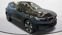 2024 Volvo XC40 B5 Plus Bright Theme