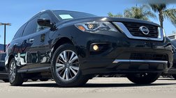 2020 Nissan Pathfinder SV