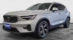 2023 Volvo XC40 B5 Plus Bright Theme
