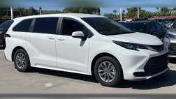 2025 Toyota Sienna LE 8-Passenger
