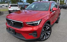 2024 Volvo XC40 B5 Plus Bright Theme
