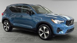 2023 Volvo XC40 B5 Plus Dark Theme