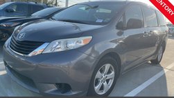 2013 Toyota Sienna LE 8-Passenger