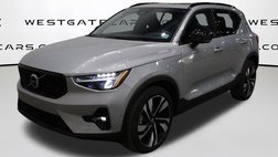2025 Volvo XC40 B5 Plus Dark Theme