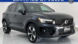 2025 Volvo XC40 B5 Plus Dark Theme