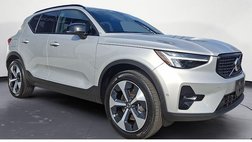 2025 Volvo XC40 B5 Plus Dark Theme