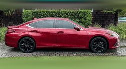 2022 Lexus ES 300h F SPORT