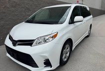 2019 Toyota Sienna LE