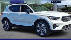 2025 Volvo XC40 B5 Plus Dark Theme