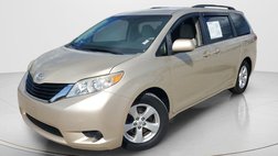 2014 Toyota Sienna LE 7-Passenger Auto Access Seat