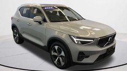 2025 Volvo XC40 B5 Plus Bright Theme
