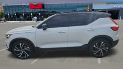 2020 Volvo XC40 T4 R-Design