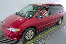 1996 Dodge Grand Caravan LE