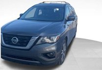 2017 Nissan Pathfinder SL