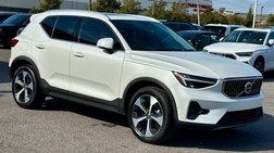 2024 Volvo XC40 B5 Plus Bright Theme