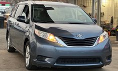 2014 Toyota Sienna LE 7-Passenger Auto Access Seat