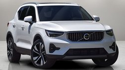 2025 Volvo XC40 B5 Plus Bright Theme