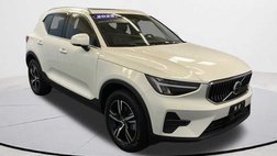 2025 Volvo XC40 B5 Core Bright Theme