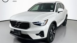 2023 Volvo XC40 B5 Plus Bright Theme