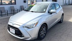 2020 Toyota Yaris Hatchback LE