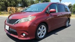 2013 Toyota Sienna SE 8-Passenger