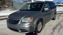 2016 Chrysler Town and Country LX
