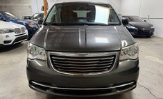 2016 Chrysler Town and Country Touring