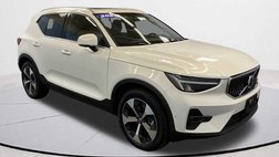 2025 Volvo XC40 B5 Plus Bright Theme