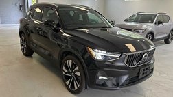 2023 Volvo XC40 B5 Plus Bright Theme