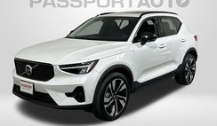 2024 Volvo XC40 B5 Plus Dark Theme