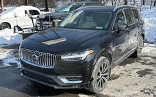 2023 Volvo XC90 B5 Plus Bright Theme