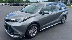 2026 Toyota Sienna LE 8-Passenger