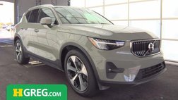 2023 Volvo XC40 B5 Plus Bright Theme