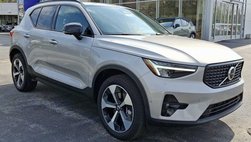 2024 Volvo XC40 B5 Plus Dark Theme