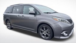 2016 Toyota Sienna SE 8-Passenger