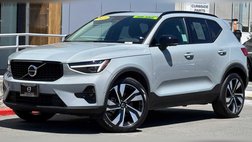 2025 Volvo XC40 B5 Ultra Dark Theme
