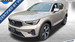 2023 Volvo XC40 B5 Plus Bright Theme