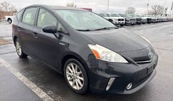 2014 Toyota Prius v Five