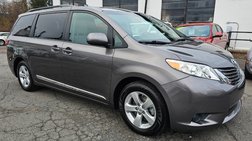2017 Toyota Sienna LE 8-Passenger