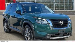 2022 Nissan Pathfinder SL